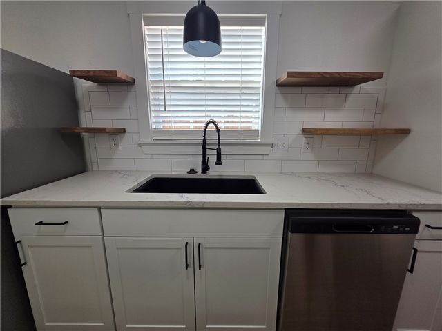 2400 SE Jayel Terrace 4, Bentonville, AR 72712