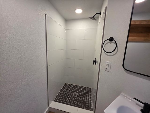 2400 SE Jayel Terrace 4, Bentonville, AR 72712
