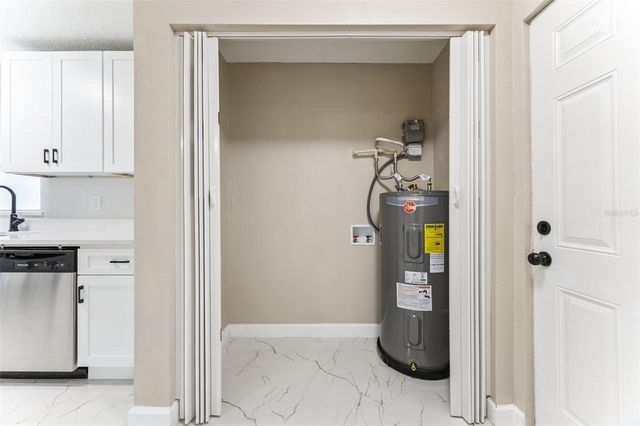 3033 SUTTON DRIVE, Orlando, FL 32810