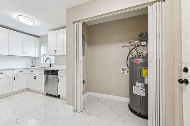 3033 SUTTON DRIVE, Orlando, FL 32810