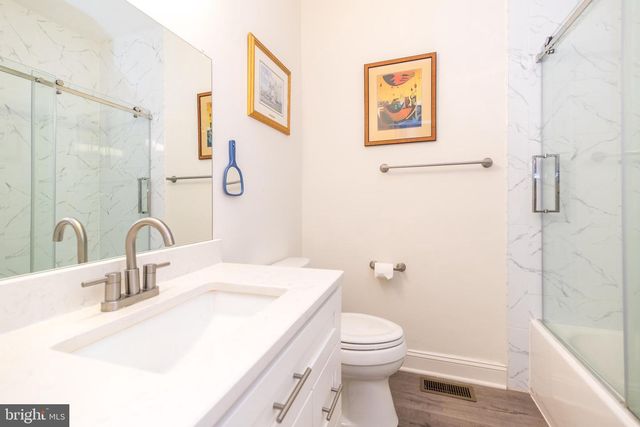 203 DRESHER WOODS DR, Dresher, PA 19025