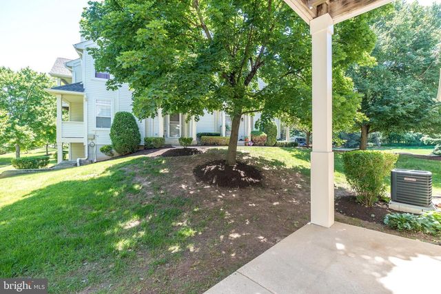 203 DRESHER WOODS DR, Dresher, PA 19025