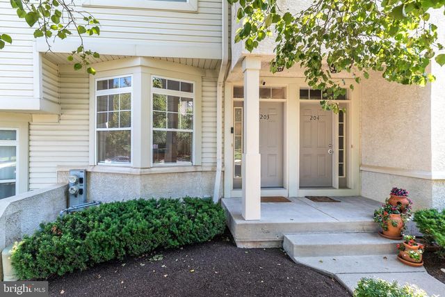 203 DRESHER WOODS DR, Dresher, PA 19025