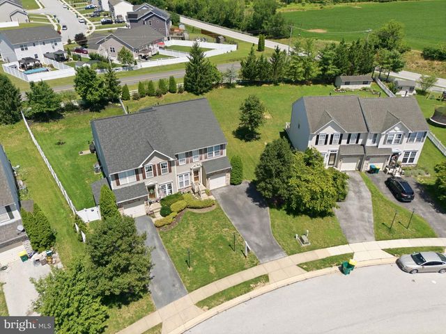 281 MAPLE DR, Hanover, PA 17331