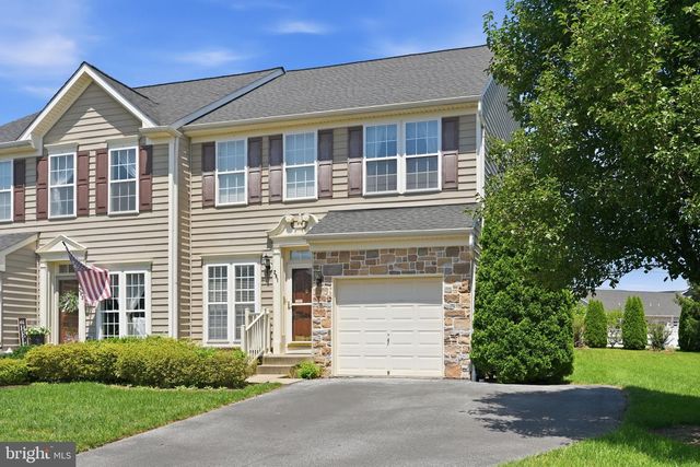281 MAPLE DR, Hanover, PA 17331