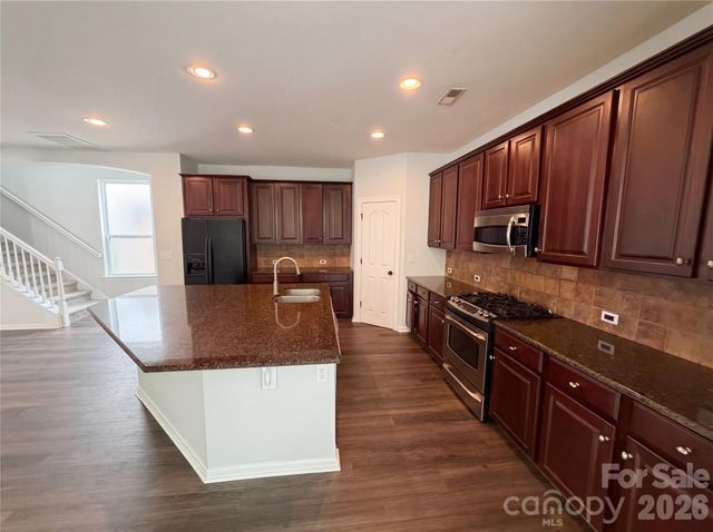 9696 Ravenscroft Lane NW, Concord, NC 28027