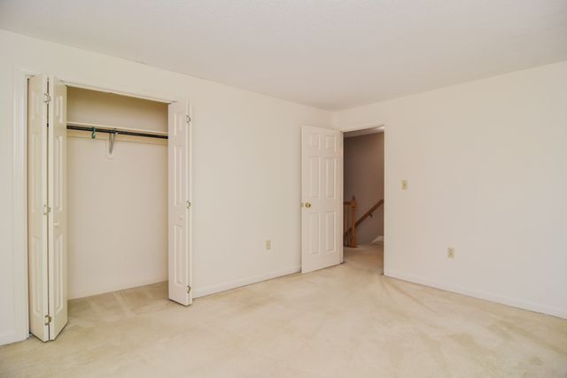 9 Wimbledon Crossing, Dracut, MA 01826