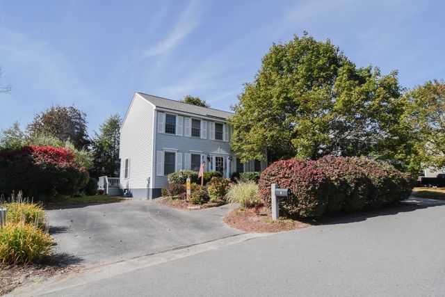 9 Wimbledon Crossing, Dracut, MA 01826