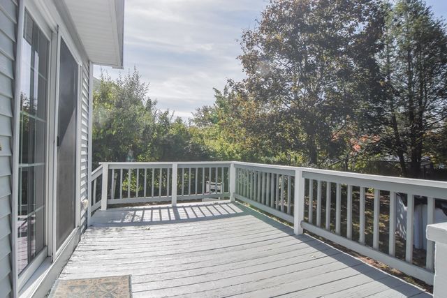 9 Wimbledon Crossing, Dracut, MA 01826