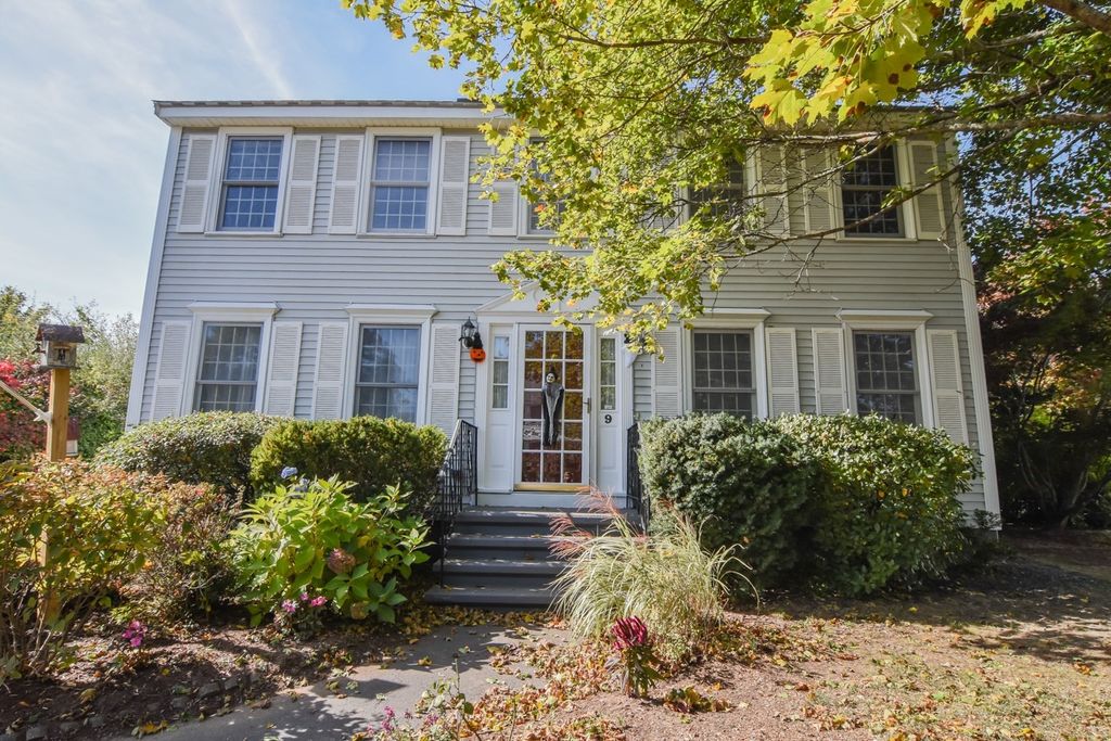 9 Wimbledon Crossing, Dracut, MA 01826