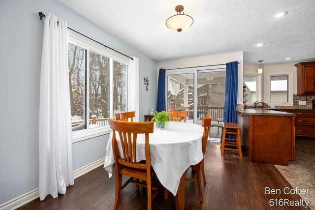 5408 Fieldstone Drive SW, Wyoming, MI 49418