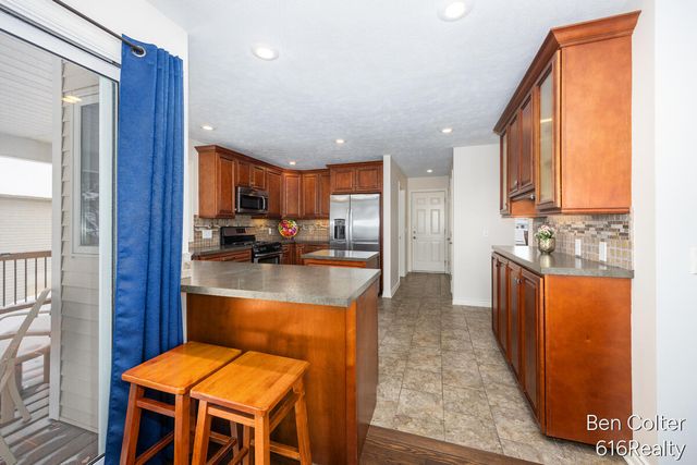 5408 Fieldstone Drive SW, Wyoming, MI 49418