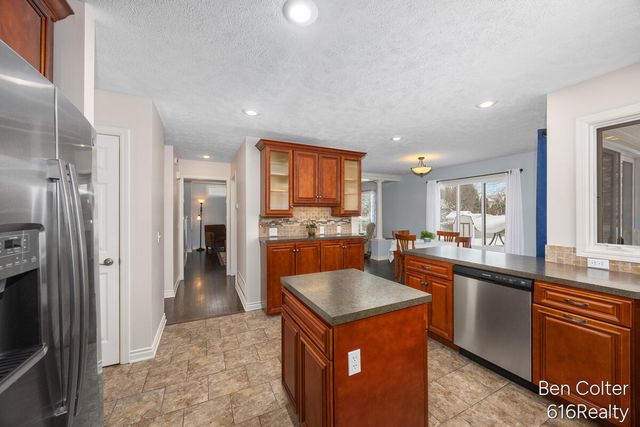 5408 Fieldstone Drive SW, Wyoming, MI 49418