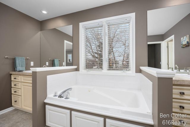 5408 Fieldstone Drive SW, Wyoming, MI 49418