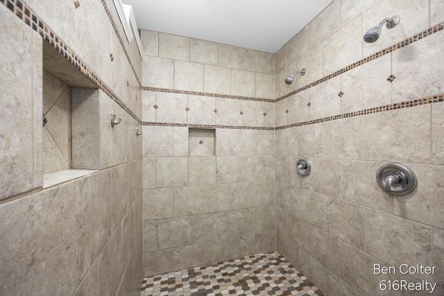 5408 Fieldstone Drive SW, Wyoming, MI 49418