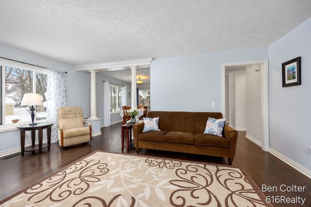 5408 Fieldstone Drive SW, Wyoming, MI 49418