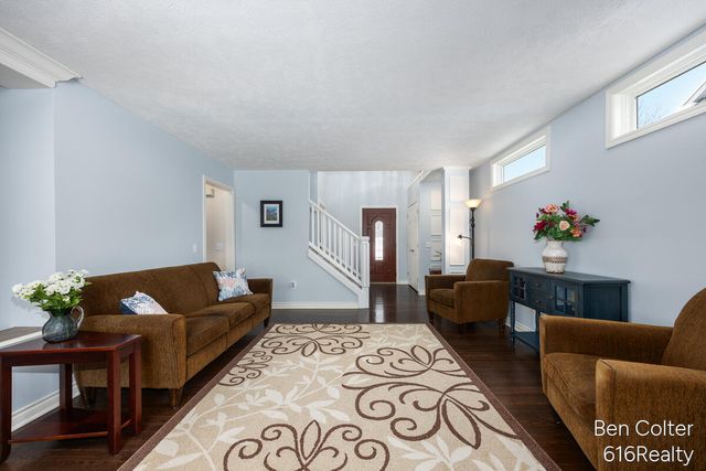 5408 Fieldstone Drive SW, Wyoming, MI 49418