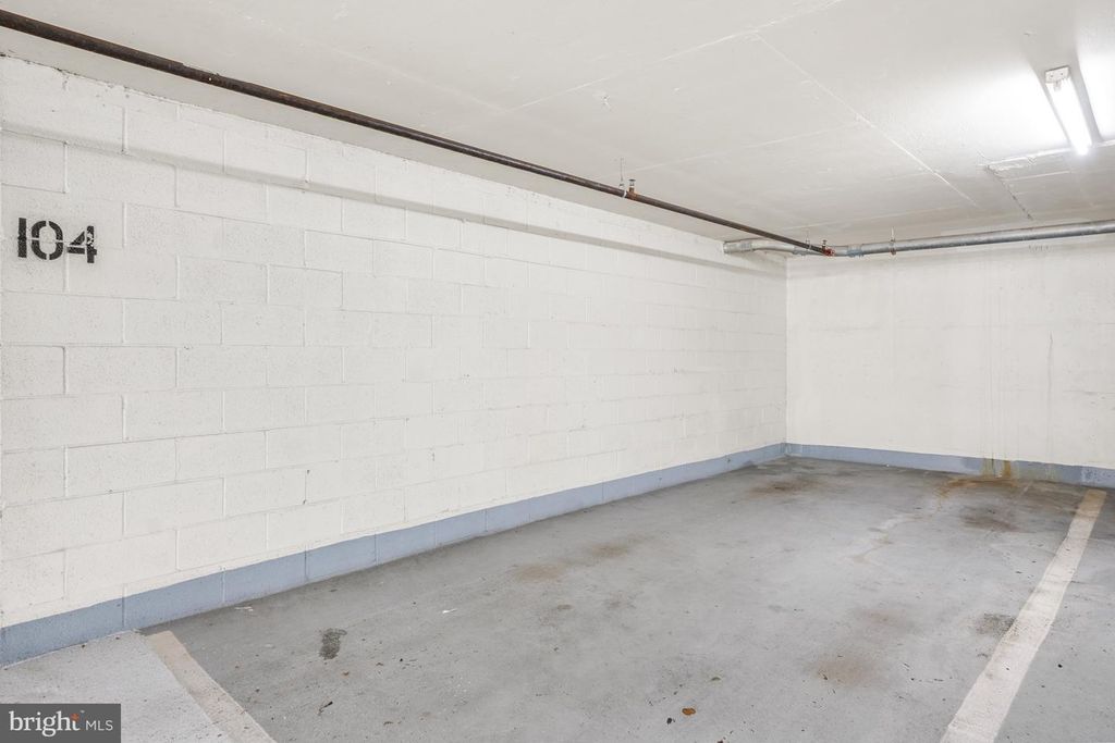 Image 47 of property listing at 5904 MOUNT EAGLE DR #718, Alexandria, VA 22303