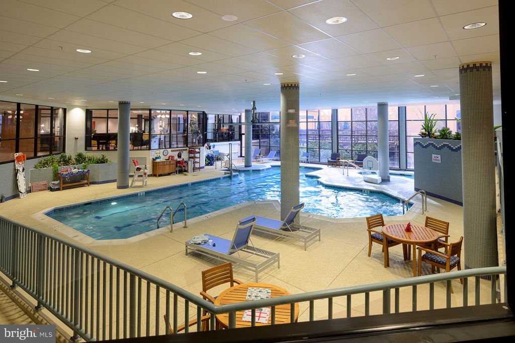 Image 67 of property listing at 5904 MOUNT EAGLE DR #718, Alexandria, VA 22303