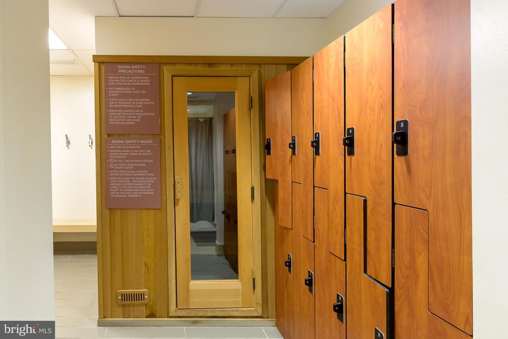 Image 70 of property listing at 5904 MOUNT EAGLE DR #718, Alexandria, VA 22303
