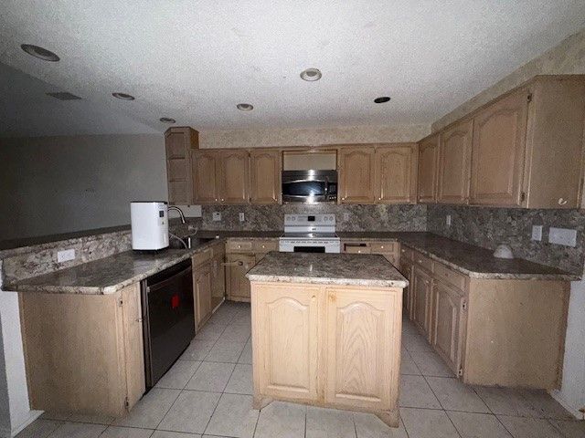 9124 Timber Oaks Drive, Fort Worth, TX 76179