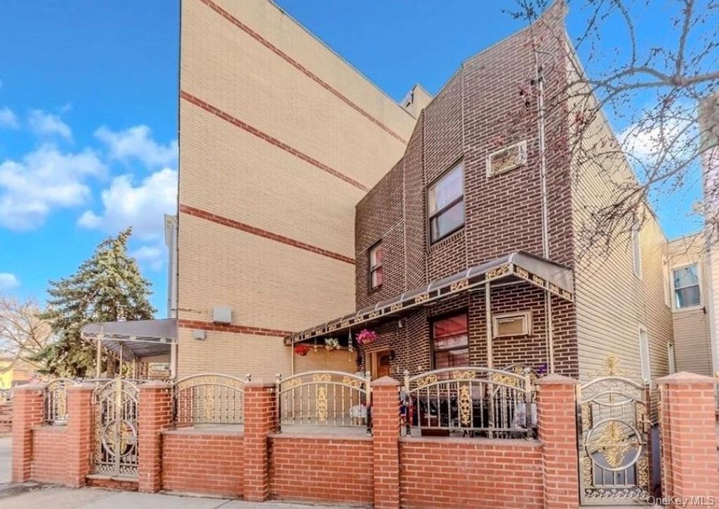 1557 Glover Street, Bronx, NY 10462 — photo 2