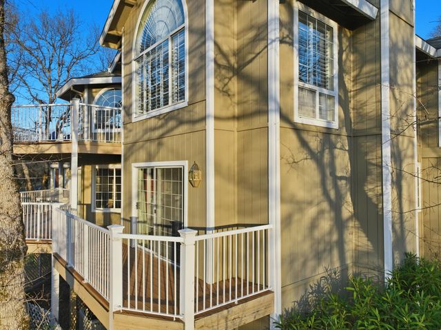 18936 Hummingbird Dr, Penn Valley, CA 95946