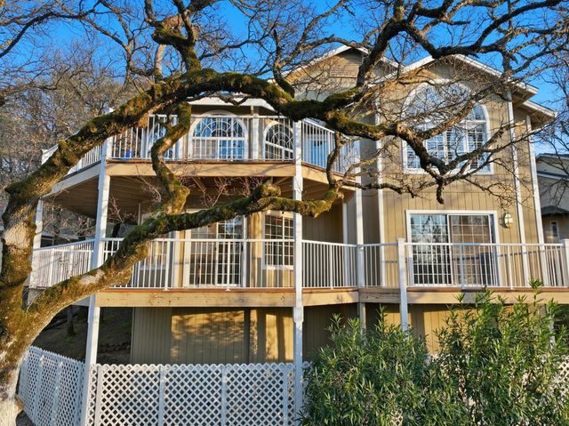 18936 Hummingbird Dr, Penn Valley, CA 95946