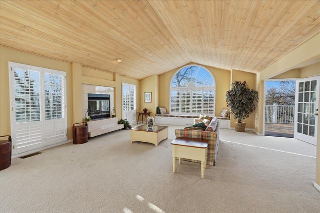 18936 Hummingbird Dr, Penn Valley, CA 95946