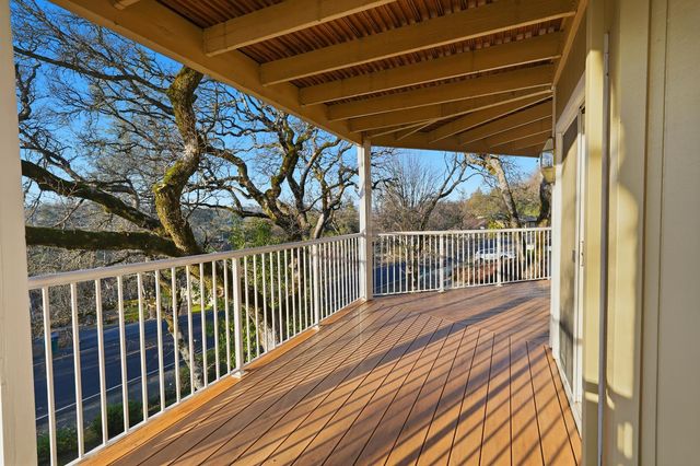 18936 Hummingbird Dr, Penn Valley, CA 95946