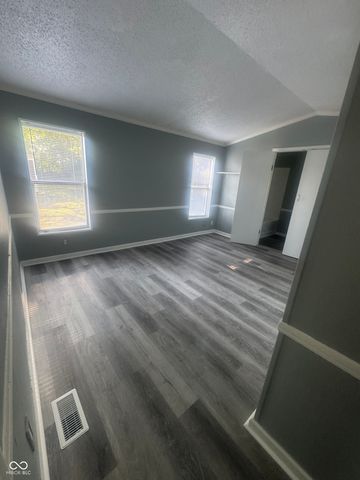 1145 Southpointe Drive, Franklin, IN 46131