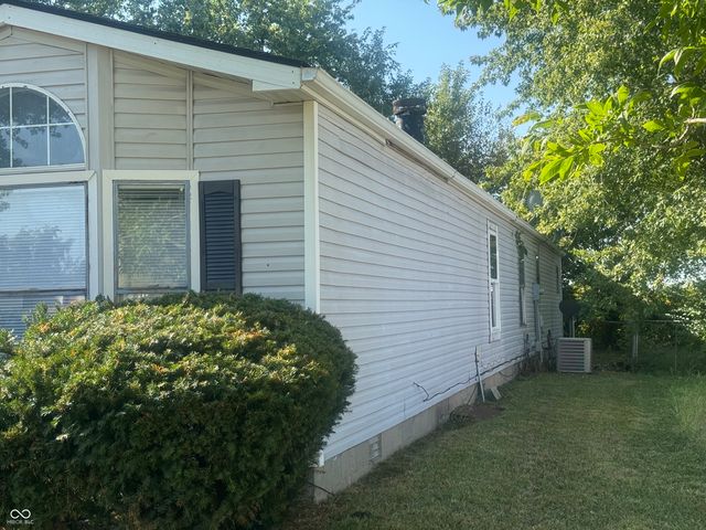 1145 Southpointe Drive, Franklin, IN 46131