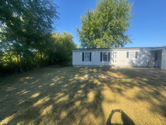 1145 Southpointe Drive, Franklin, IN 46131