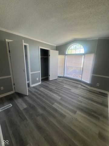 1145 Southpointe Drive, Franklin, IN 46131