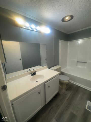 1145 Southpointe Drive, Franklin, IN 46131