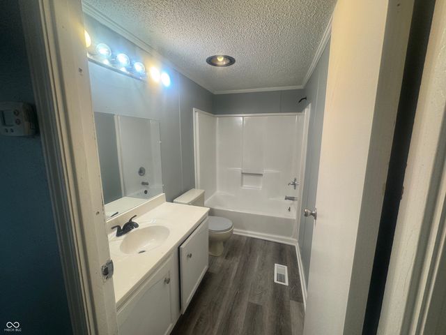 1145 Southpointe Drive, Franklin, IN 46131