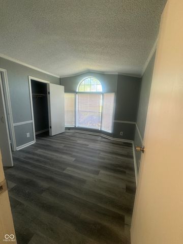 1145 Southpointe Drive, Franklin, IN 46131