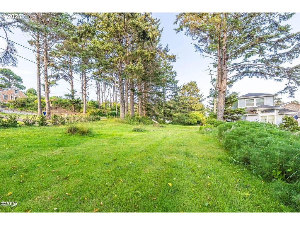 1756 Nw 35TH Pl, Lincoln City, OR 97367