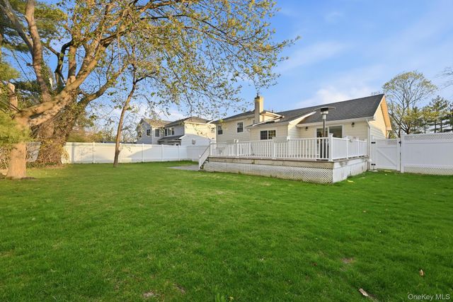 51 Ivy Drive, Jericho, NY 11753
