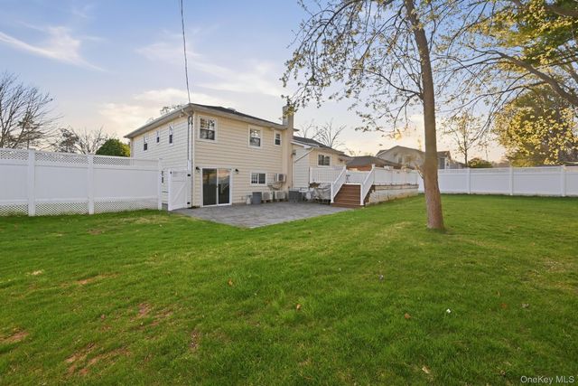 51 Ivy Drive, Jericho, NY 11753