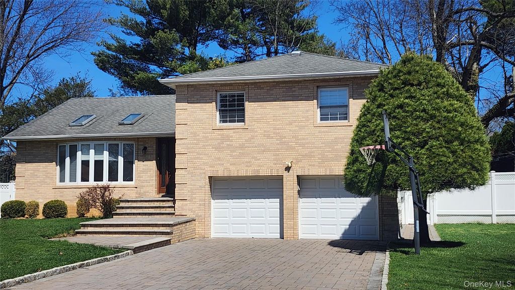 51 Ivy Drive, Jericho, NY 11753