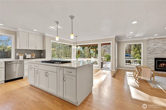 25852 SE 22nd Place, Sammamish, WA 98075