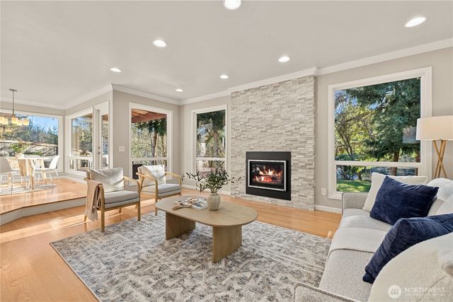 25852 SE 22nd Place, Sammamish, WA 98075