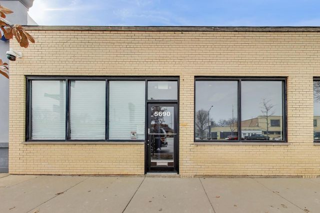 5696 N Milwaukee Avenue, Chicago, IL 60646