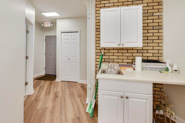 5696 N Milwaukee Avenue, Chicago, IL 60646