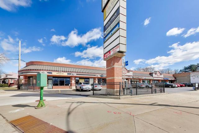 5696 N Milwaukee Avenue, Chicago, IL 60646