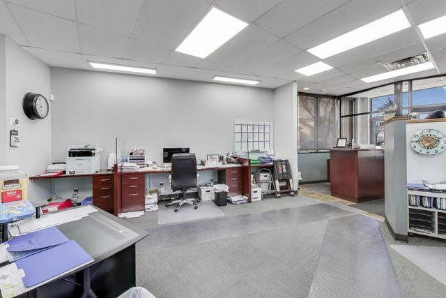 5696 N Milwaukee Avenue, Chicago, IL 60646