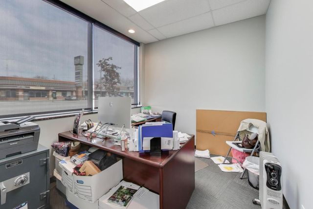 5696 N Milwaukee Avenue, Chicago, IL 60646