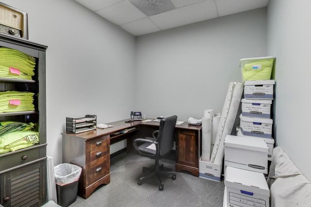 5696 N Milwaukee Avenue, Chicago, IL 60646