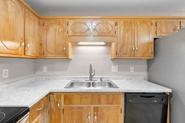 1957 Timberline Cir, Oak Grove, KY 42262